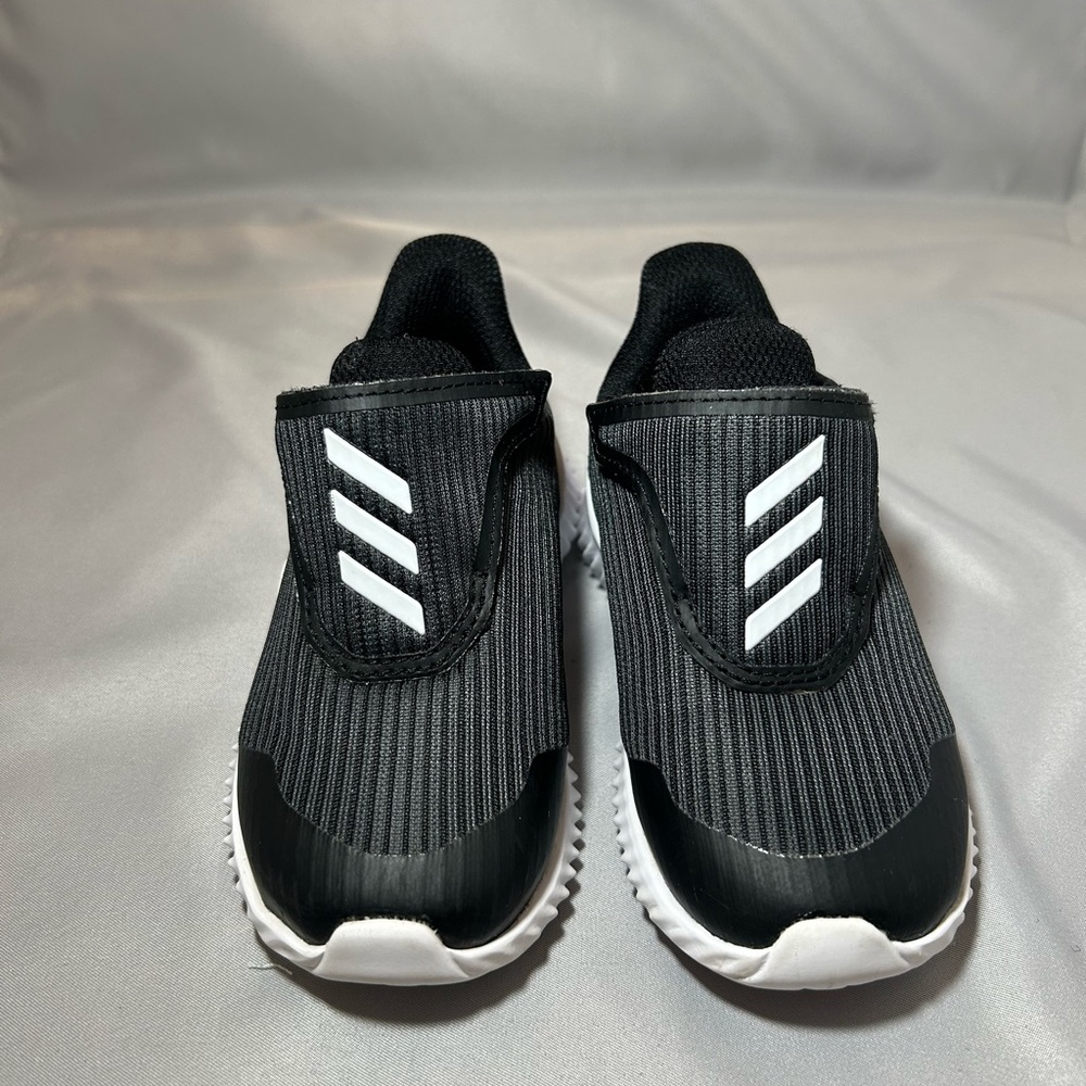 Adidas Fortarun  Infant / toddler Size 7K Slip On Black Athletic Shoes